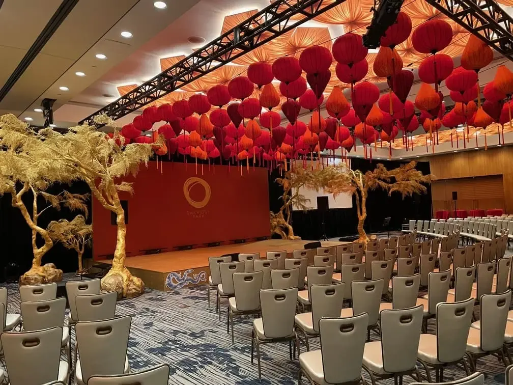 2-Oakridge Park Red Lantern Room 2-Oakridge Park Red Lantern Room